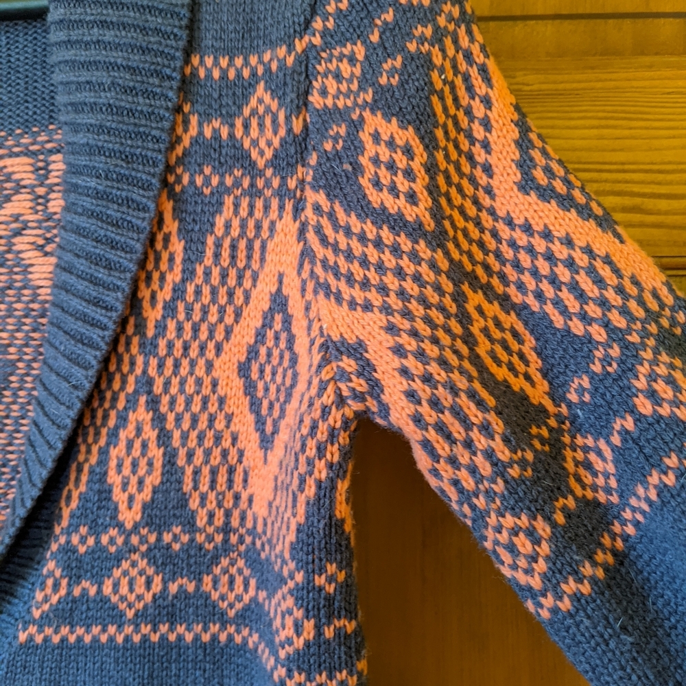 Sweater - Picture 5 of 7